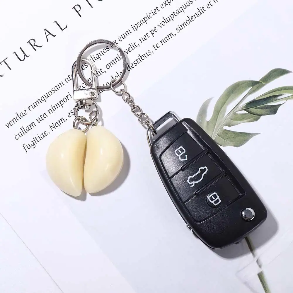 1 PCS Unique Garlic Keychain Funny Creative Simulated Food Bag Pendant Simple Vegetable Shape Keyring