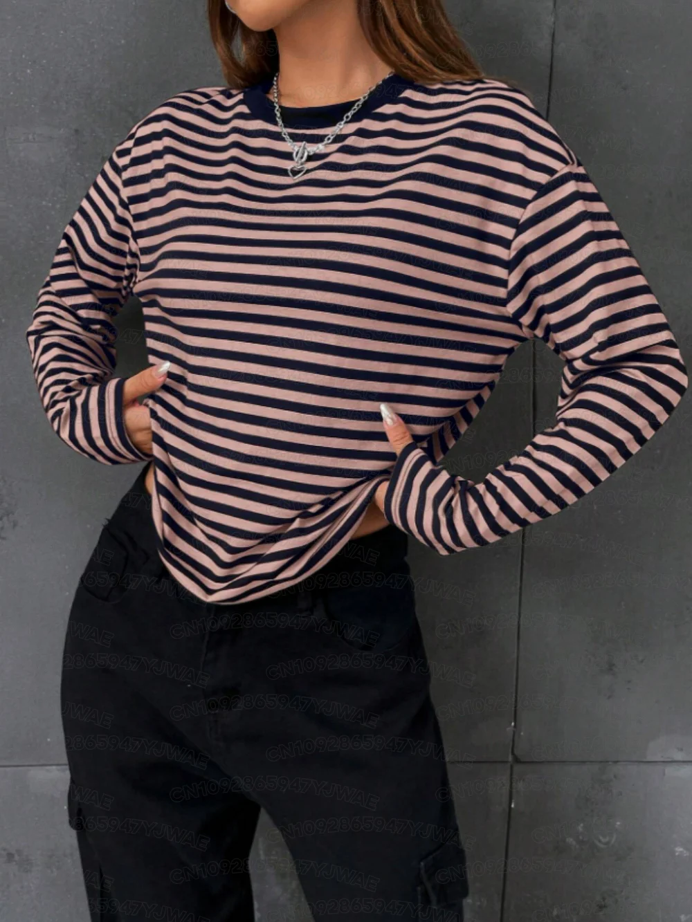 Frühlings- und Herbst-T-Shirt für Damen mit minimalistischem Streifenmuster, lässigem Rundhalsausschnitt, langen Ärmeln, in Übergrößen, im Retro-Amerikanischen Stil. – Detail 7