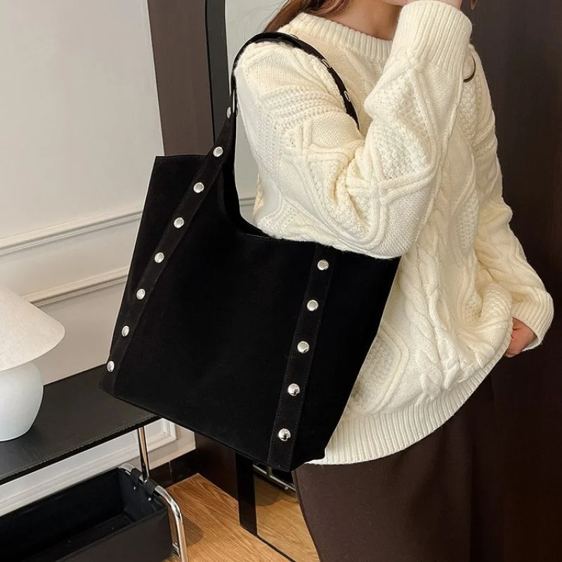 

Stylish Women's Lilac-Patterned Leather Tote Bag With Cotton-Soft Lightweight Soft Elegant Argentina Casual Daily Look​