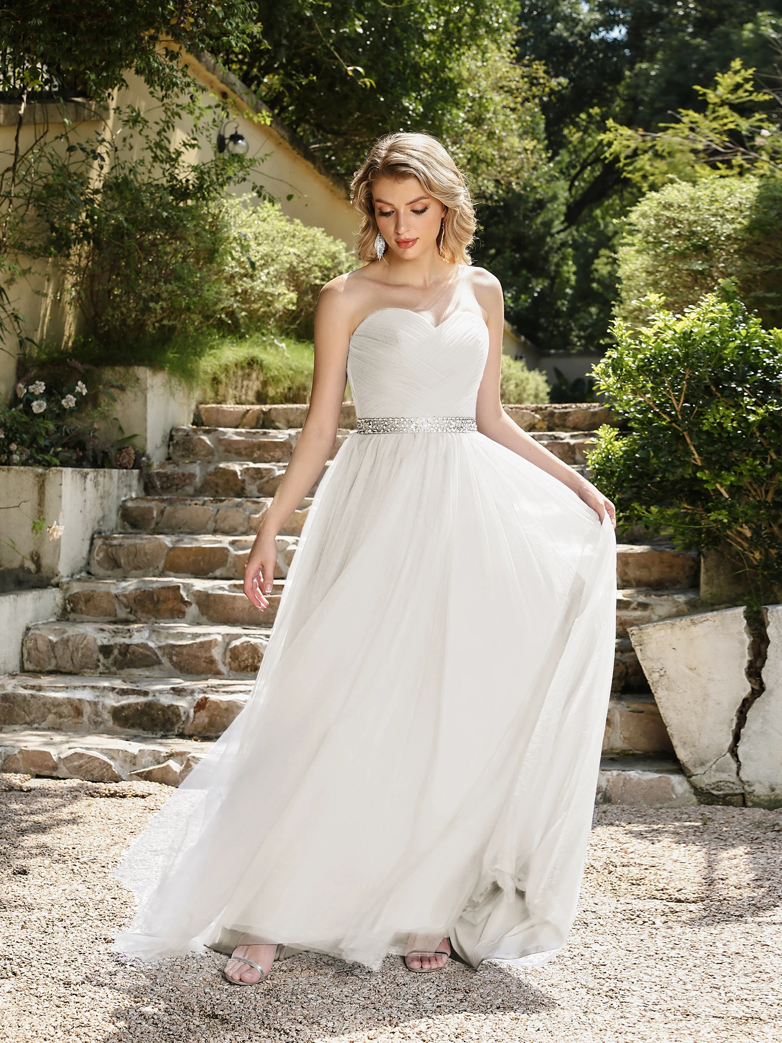 Abiti da sposa sexy con top a tubo bianco Colletto a cuore Abito da sera senza schienale con lacci Abito da festa con cintura a trapezio con paillettes impero