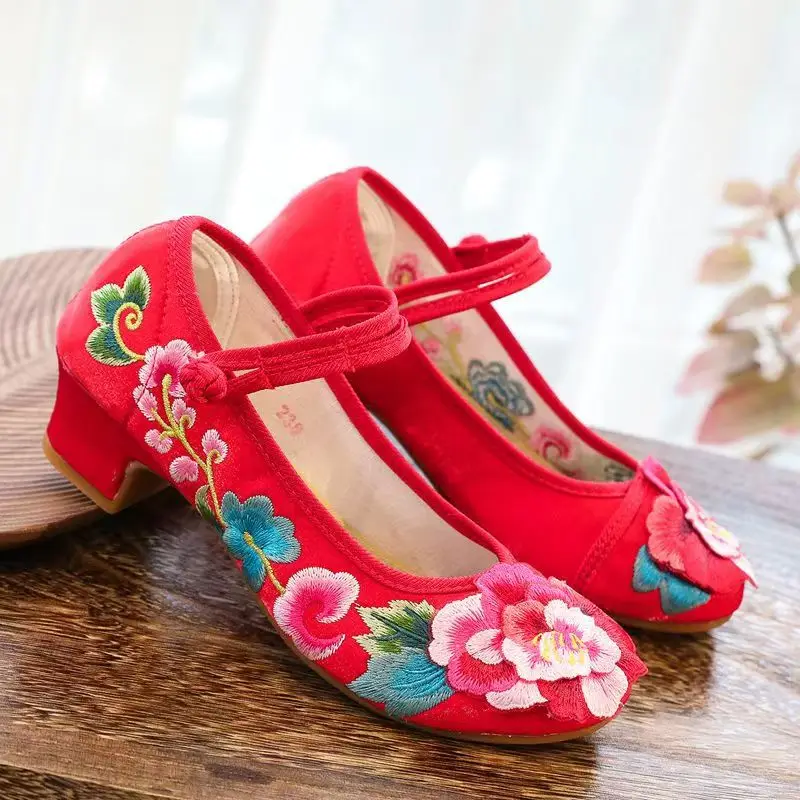 

Женские туфли с объемными цветами в этническом стиле, на блочном каблуке, с круглым носком, с пряжкой, вышитые, красные свадебные туфли