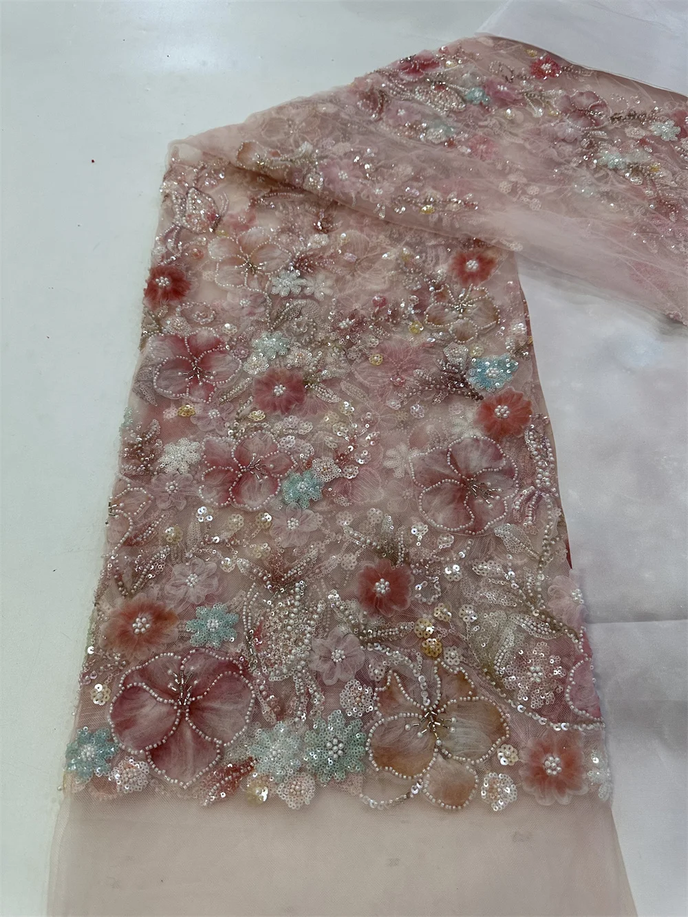 African Heavy Beaded Lace Fabric 2025 High Quality Nigerian Luxury Flowers Sequins Lace French Tulle Fabric for Party Dress