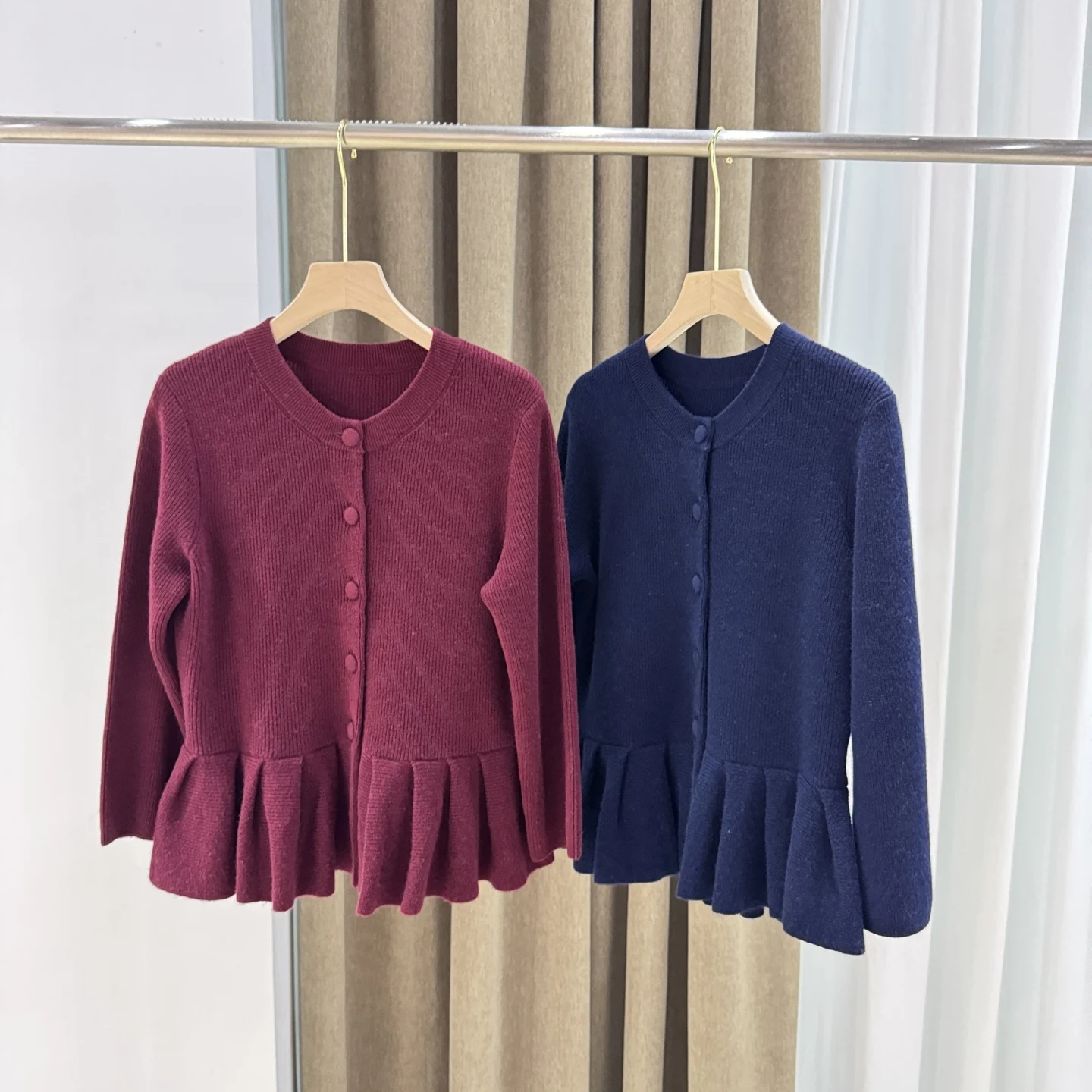 

2025 Autumn And Winter New Pleated Wool Cashmere High Quality Knitted Cardigan For Women