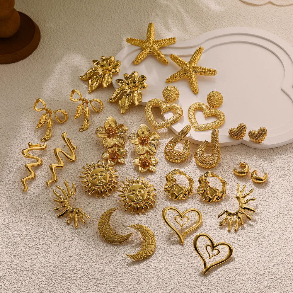 

Vintage Gold Plated Heart Moon Starfish Flower Stud Earrings for Women Geometric Metal Twist Texture Earring Waterproof Jewelry