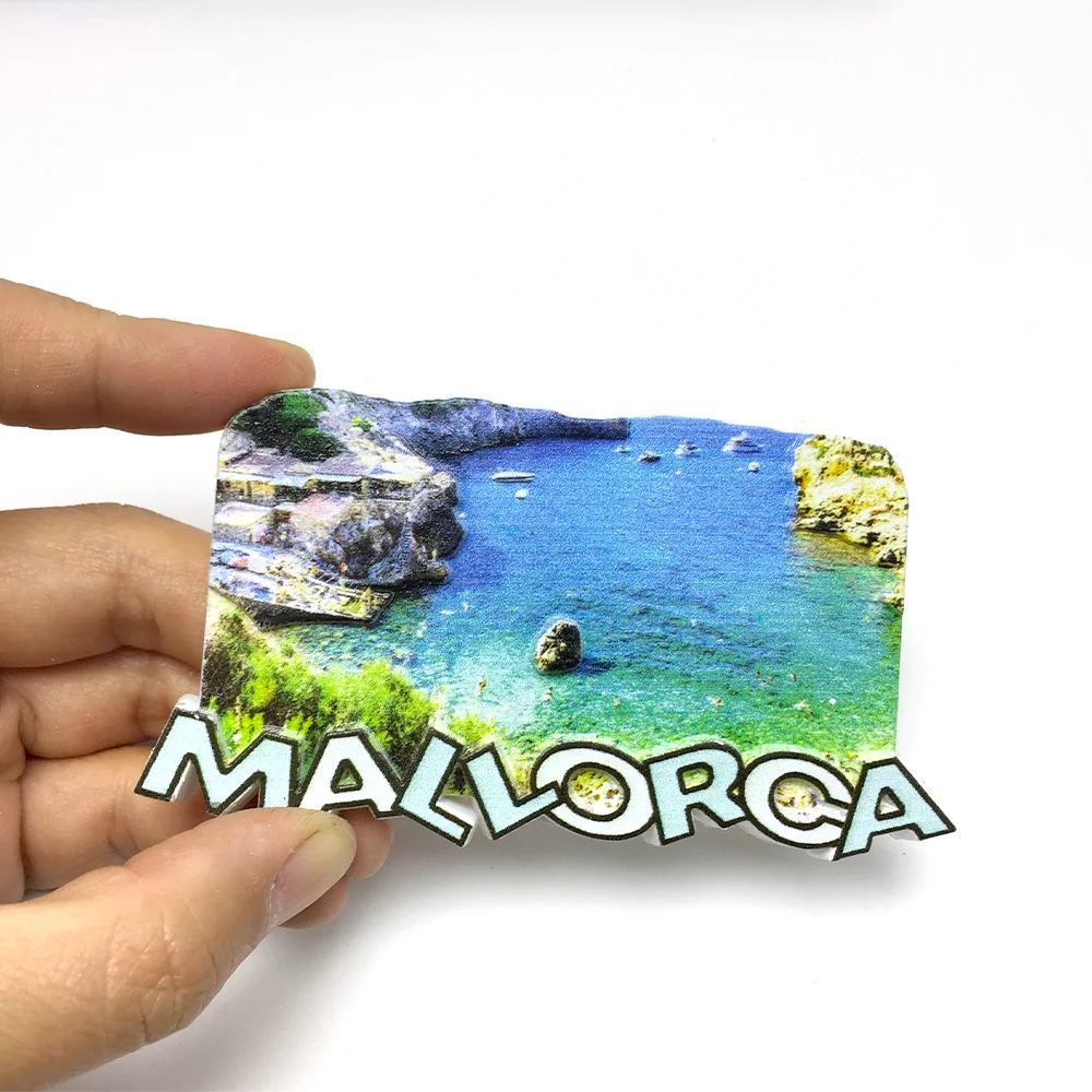 

Магнитный декор для холодильника из смолы — Пляжная сцена на Mallorca — Яркие пальмы и солнечное небо — идеальное украшение для дома