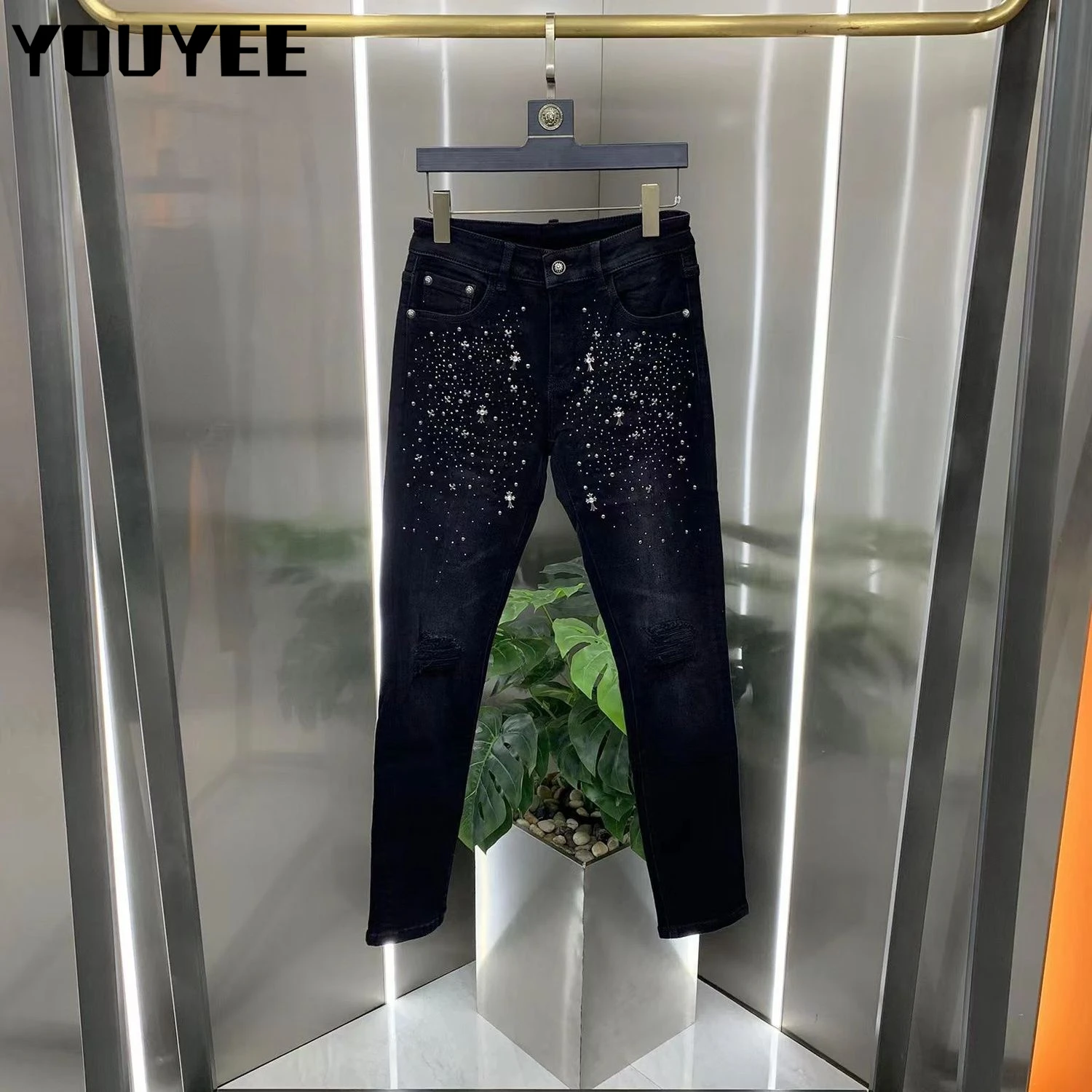 Männer Jeans 2022 NEW Schwarz Hot Bohrer Strass Niet Zerstört Zerrissene Dünne Leggings Stretch Denim Streetwear Männlichen Hosen