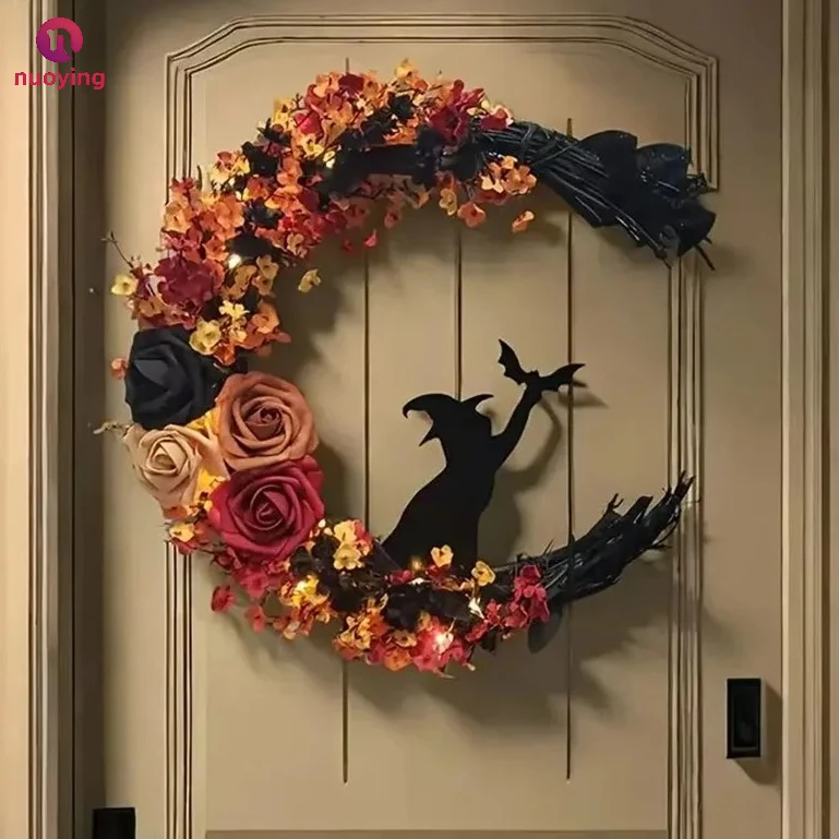 Ghirlanda per porta d'ingresso a tema Halloween, 1 pezzo, design con luna crescente e gatto nero in plastica, con decorazioni a forma di rosa, ornamento da appendere a parete, finestra o per interni,