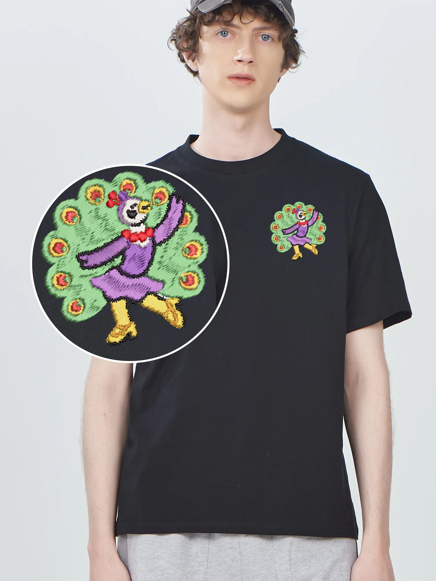 

New Embroidered T Shirts Dancer Peacock Unisex Oversized T-Shirt Summer Fashionable Street Wear Embroidery Tees​
