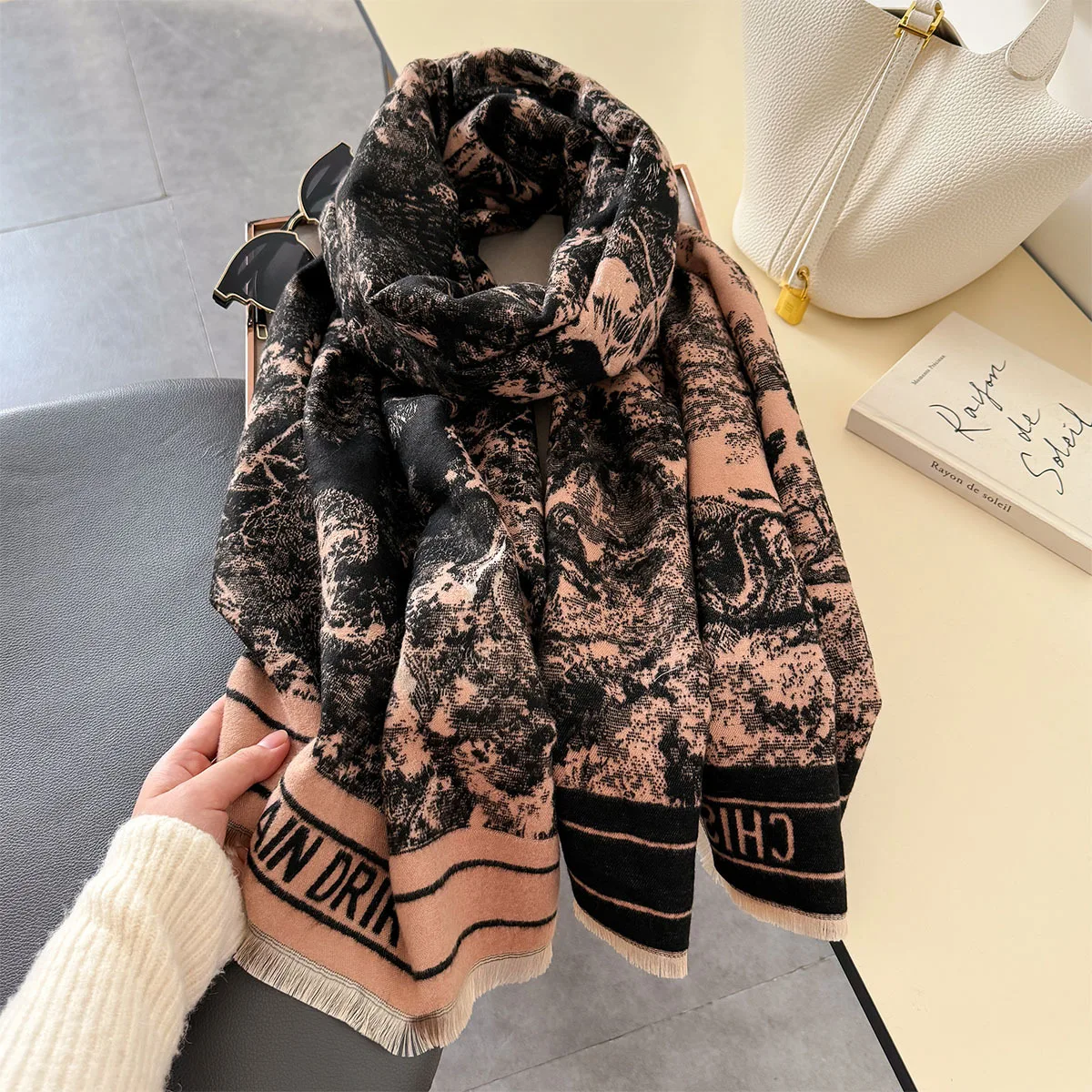 Winter Women\'s Scarf Poncho Cashmere Feel Blanket Thick Warm Femme Luxury Brand Print Pashmina Stoles