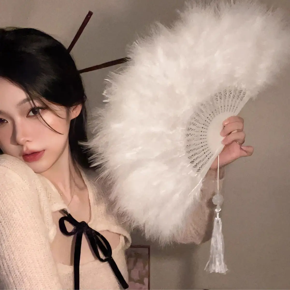 Lolita Feather Folding Fan Sweet Fairy Girl Court Dance Fan Wedding Bride Hand Fan Party Decoration Gift Dark Gothic Feather Fan