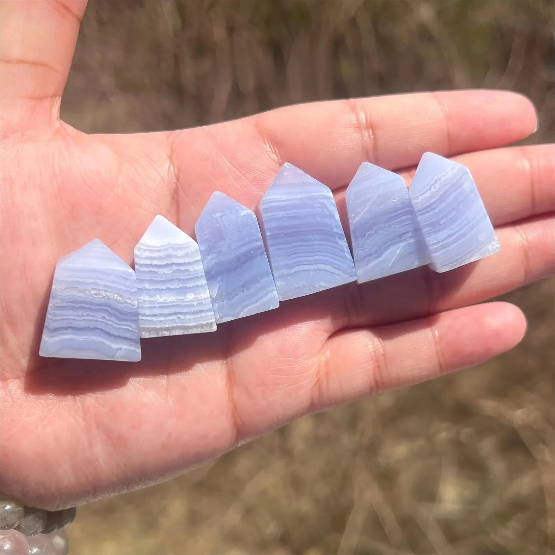 Tour d'agate bleue rare, Agate bleue rayée, Pointe d'agate, Baguette de cristal, Cristaux pour la décoration, Décoration intérieure