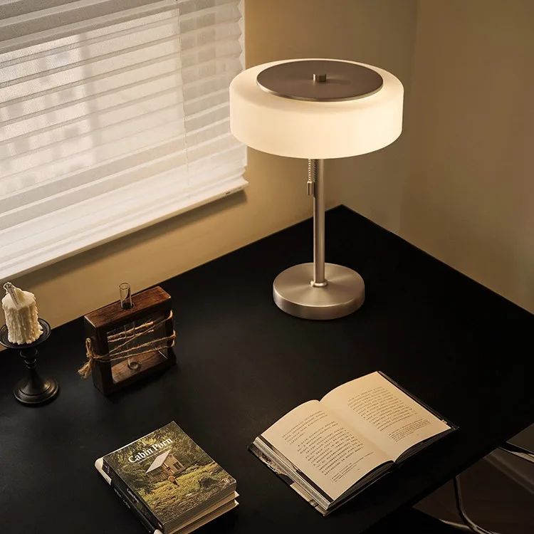 Nova lâmpada de mesa, high-end retro luz luxo italiano moderno simples lâmpada cabeceira