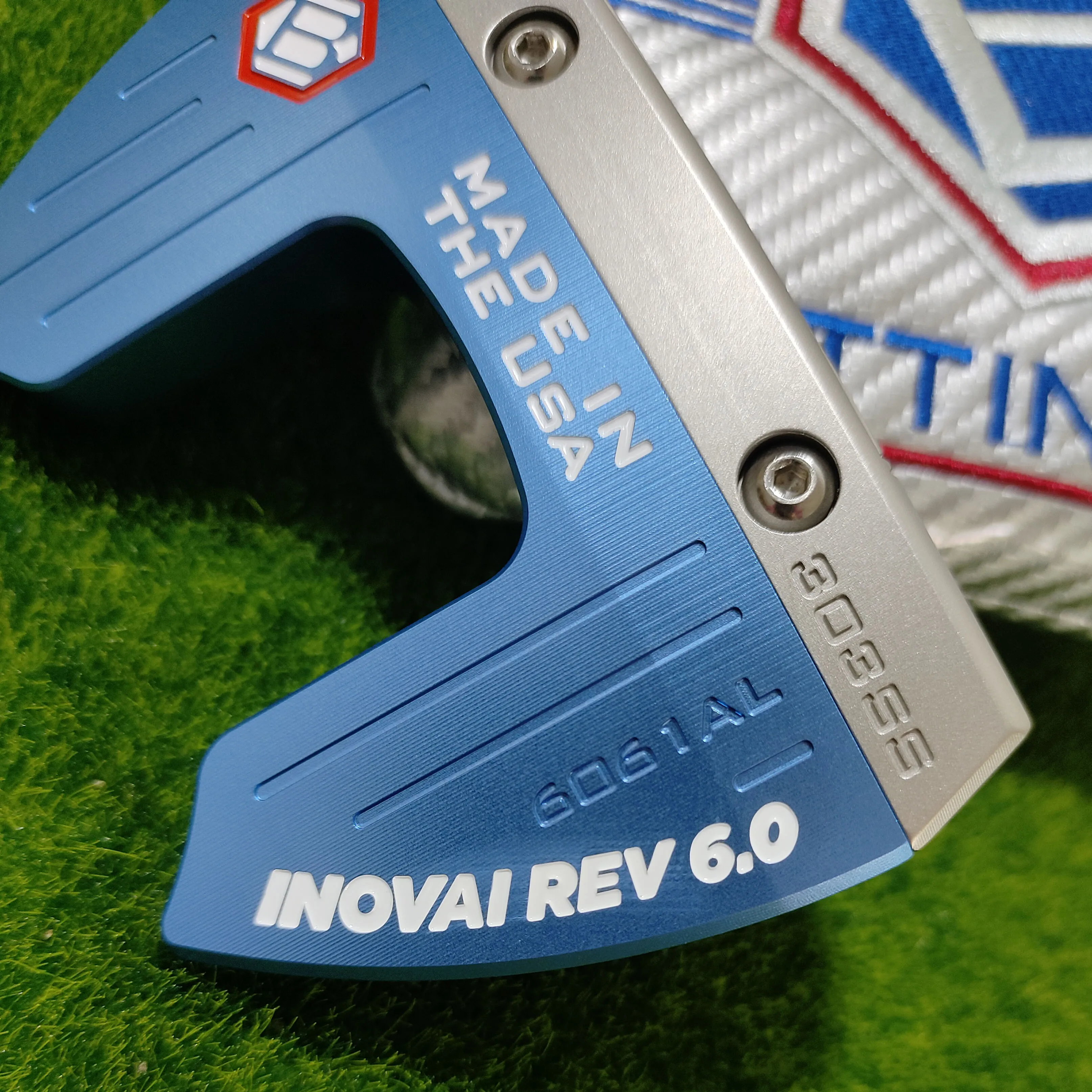 Masked Hero Golf Putter Blue INOVAI REV 6.0 303SS High-grade Carbon Steel Material Bull horn design includes Putter Head Cover