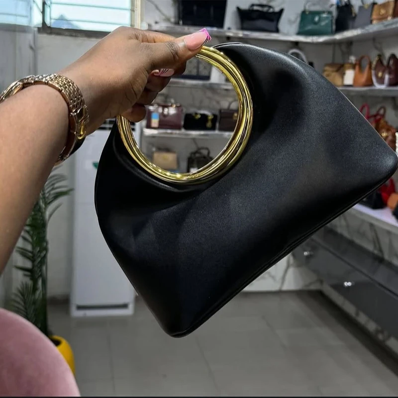 

2025 New Round Metal Handbag for Women Luxury Designer High Quality Shoulder Bag Trend Dinner Bag Black Handbag Crossbody Bag