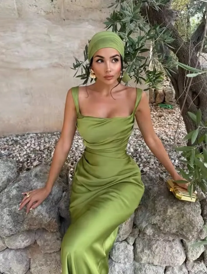 

Customzied Simple Green Satin A-line Floor Length Prom Gowns Women's Spaghetti Strap Sleeveless Evening Dress Party Dress