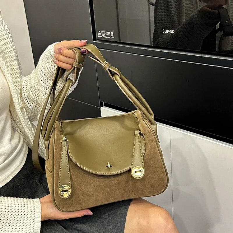 

Fashionable Ladies Handbag Crafted From Fine Leather Featuring Famous Designer Inspired And High-End Look​