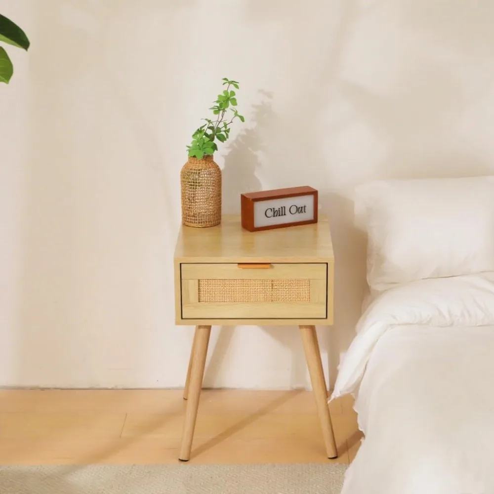 زوج من طاولات الليل الروطان، طاولات جانبية على الطراز البوهيمي مع أدراج، تصميم حديث لمنتصف القرن، طاولات خشبية ذات أطراف أرجل لغرفة النوم