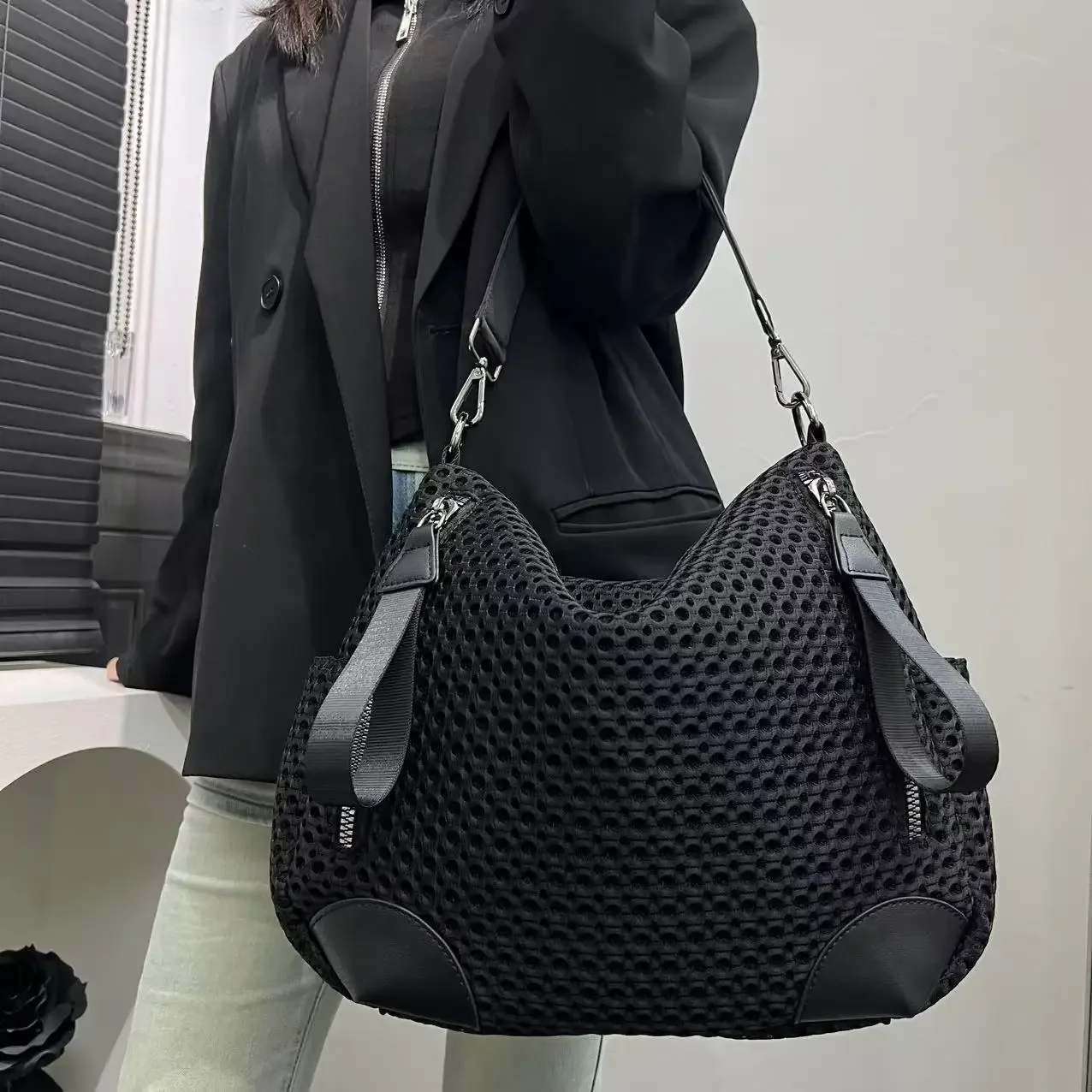 Ladies' fashionable and casual nylon mesh shoulder bag with large capacity retro stitching splicing diagonal cross handbag