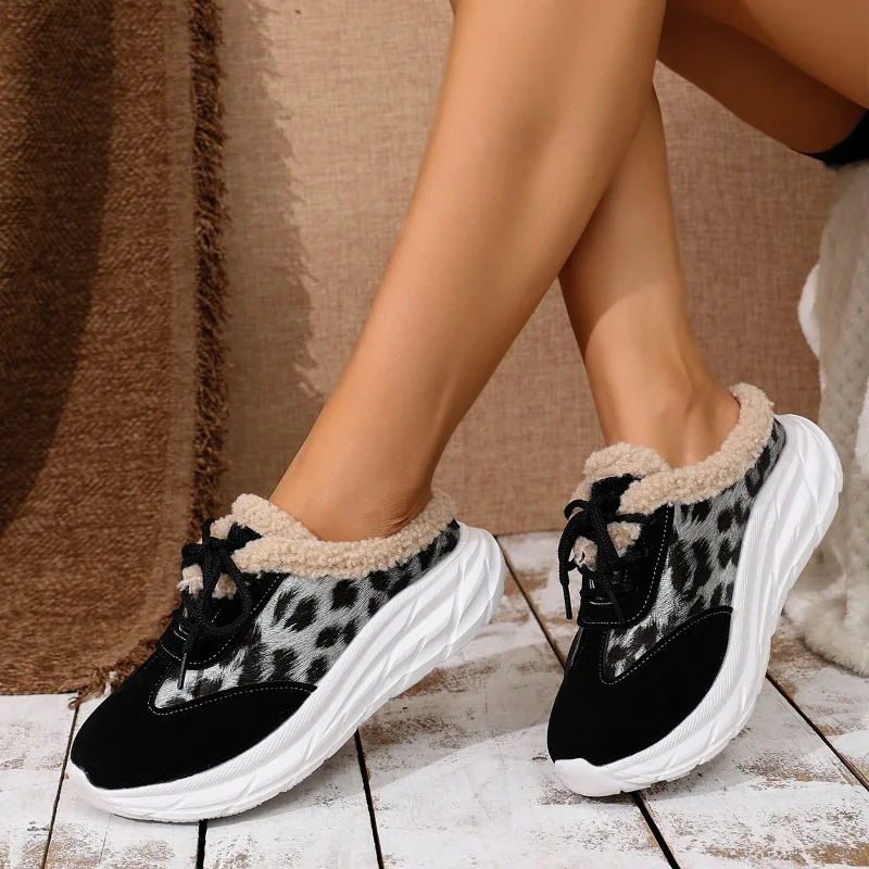 Sepatu Platform kain perca untuk wanita, sepatu jalan-jalan sol tebal mode datar baru 2024, sepatu kasual motif macan tutul untuk musim dingin