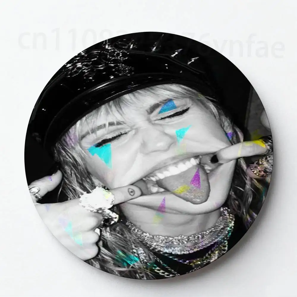 Badge chanteur m-miley Cyrus pour broche ronde 44mm 25mm 75mm 32mm 58mm, accessoires de couverture