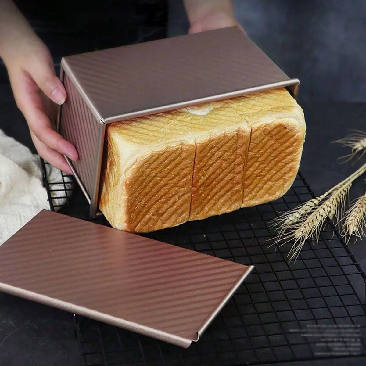 1pc Large Carbon Steel Oblong Corrugated Bread Box with Lid Non-Stick Toast Mold for Cake, Bread, and Pastry Baking