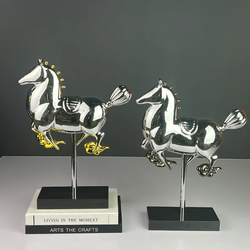 Resin Handicrafts Silver Horse Chinese-style Retro Warhorse Cartoon Animal Sculptures Decorative Figurines Home Decoration