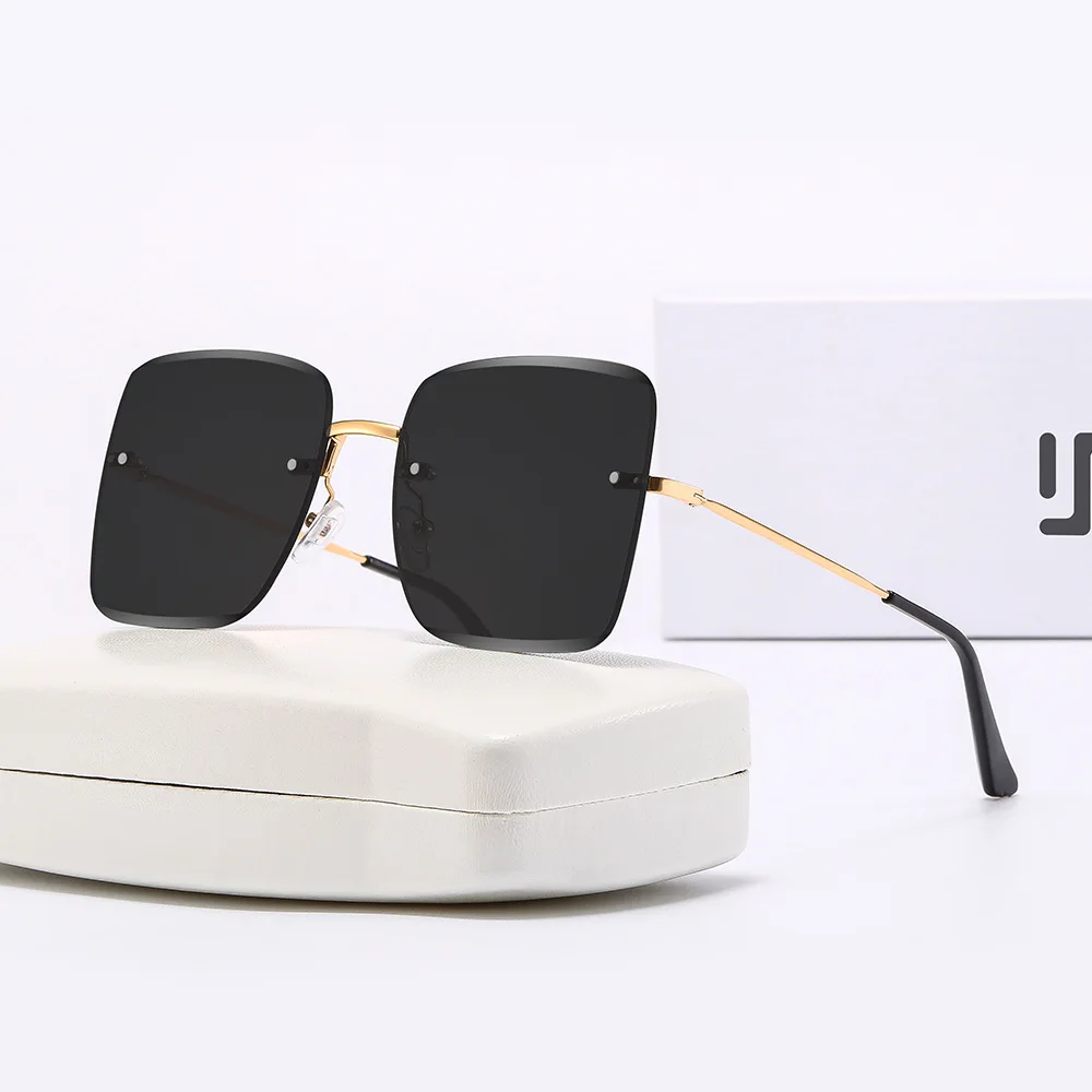 

Vintage Rimless Square Sunglasses Women Fashion Large Square Sunglasses Shades Classic Gradient Color Eyewear UV400 Gafas De Sol