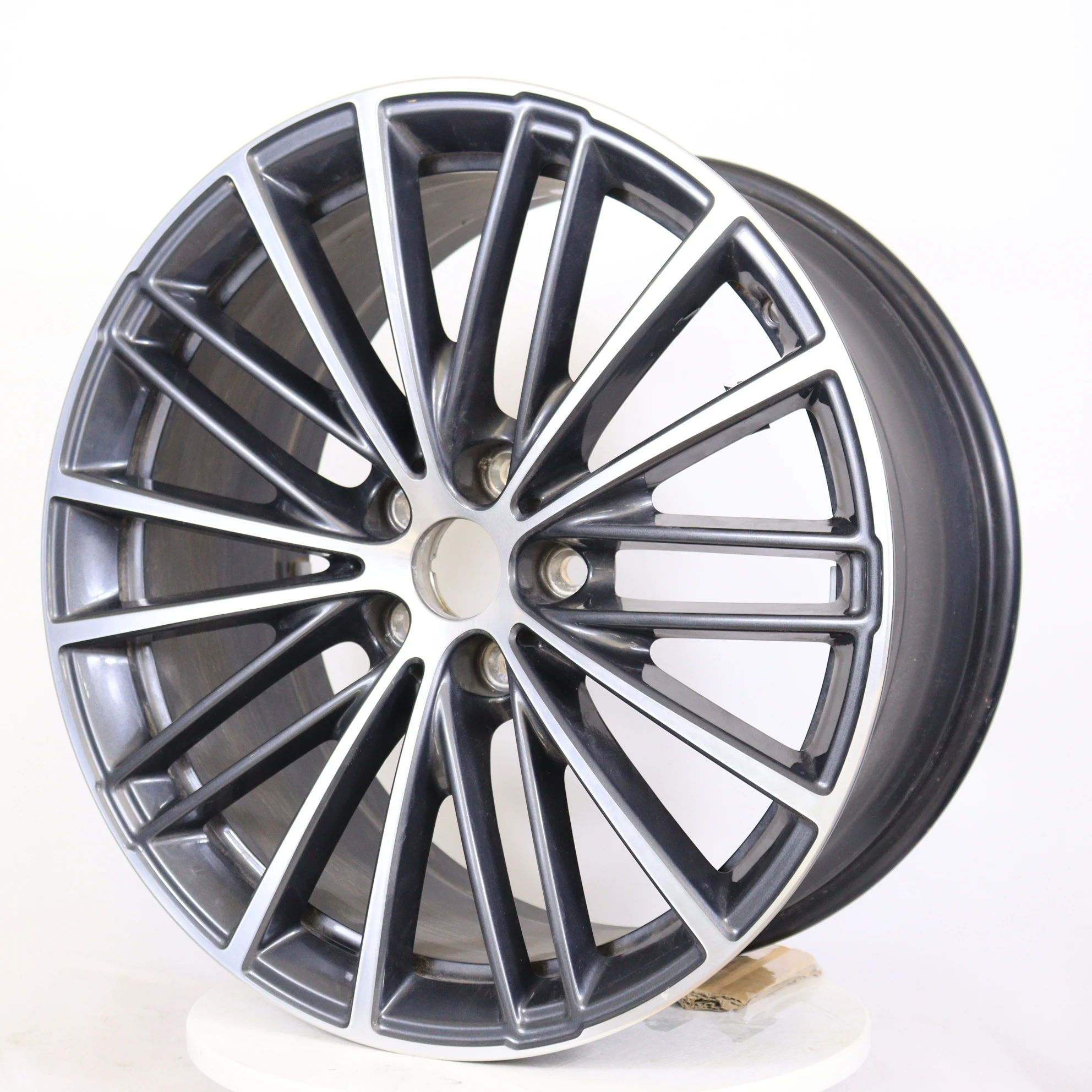 

19 Inch Original Genuine Wheel Hub 5x112 36116894840 Suitable for 530 540 640 730 5 Series 7 Series Casting Rims