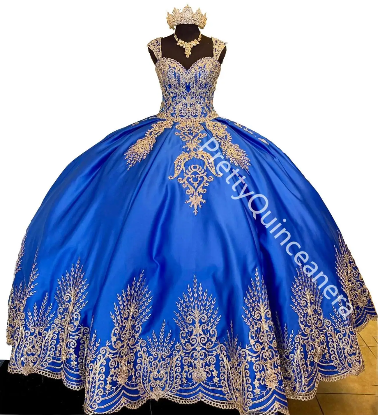 Customized Sweetheart Neck Tank Straps Gold Applique Quniceanera Sweet 16 Dress Embroidered Hemline Sweep Train Ball Gown