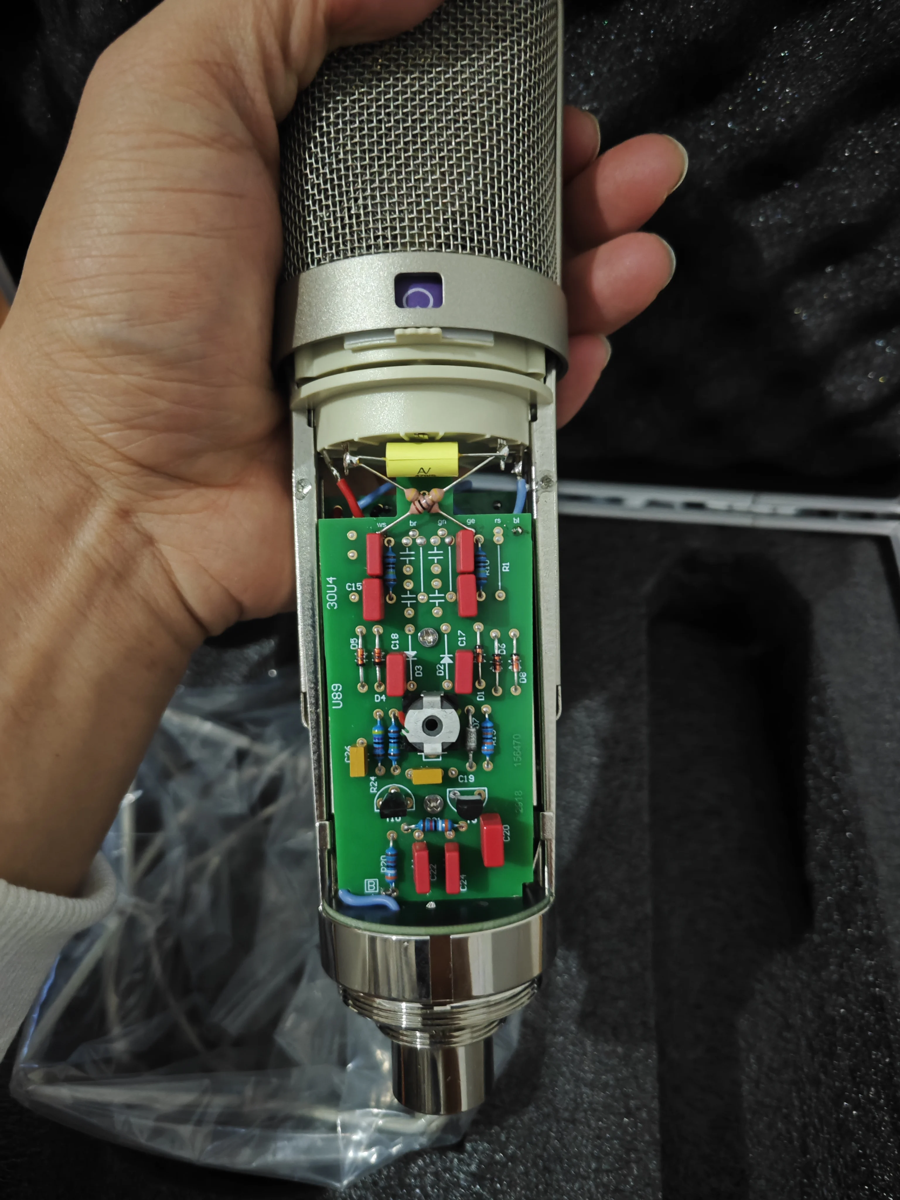 Top-of-the-line U87AI condenser microphone, adjustable in three directions, suitable for professional recording studios