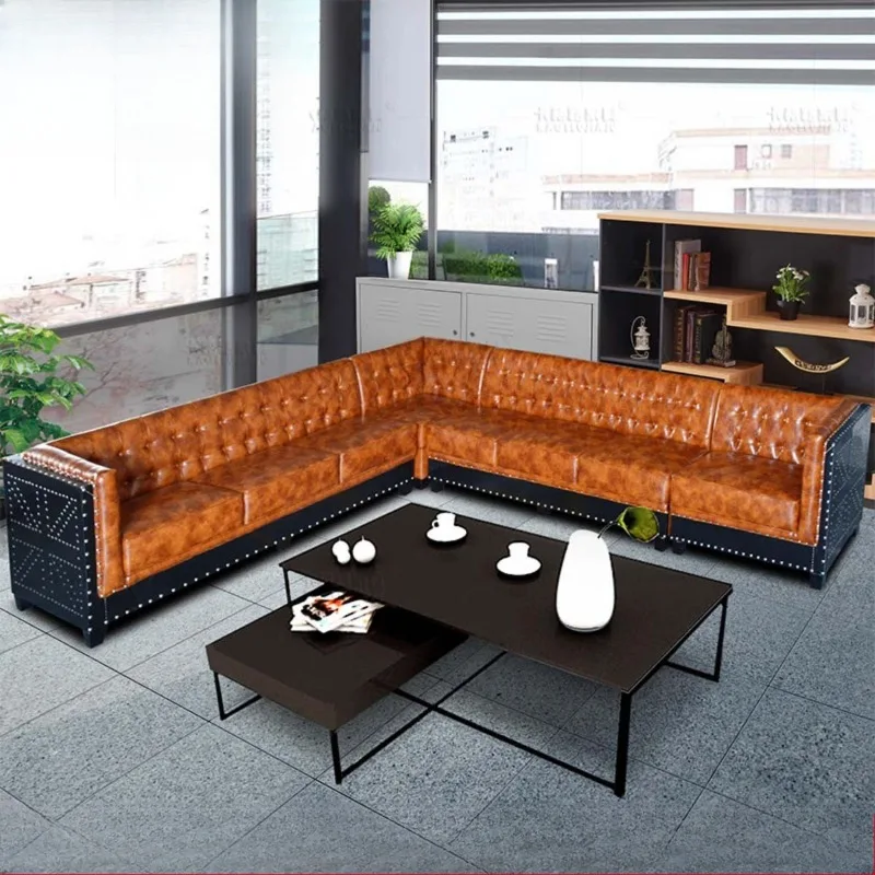 

Промышленный ретро-диван L-образной формы из алюминия и кожи в стиле «Ветер и песок», для демонстрационных залов, баров, KTV, с возможностью индивидуального заказа по образцу.