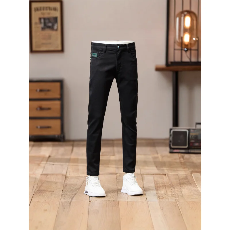 

Мужские джинсы чистого черного цвета, осень 2021, новый тренд, простой и облегающий крой, маленькие ноги, повседневные и универсальные высококачественные мужские брюки