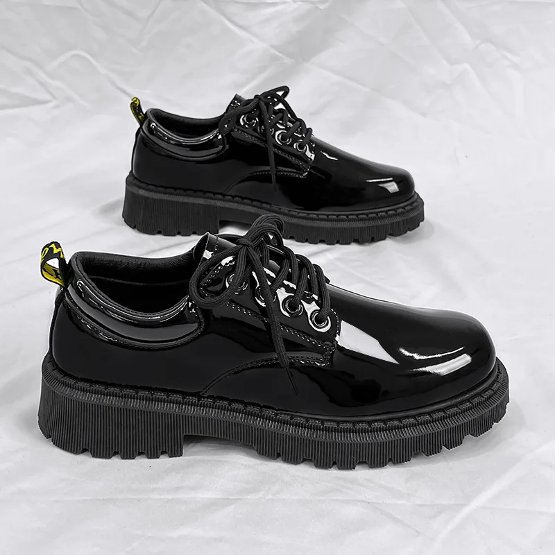 أحذية ديربي كلاسيكية بريطانية ريترو للرجال لامعة براءات الاختراع والجلود منصة مكتنزة وحيد الأعمال أحذية رسمية غير رسمية الموضة