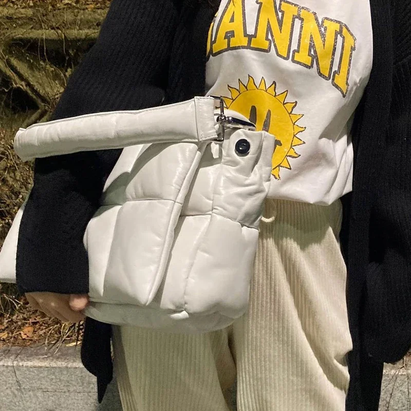 

Дизайнерская стеганая женская сумка через плечо на пуху, модная сумка на плечо с хлопковой подкладкой, роскошные зимние космические сумки, большая женская сумка-тоут 2023,