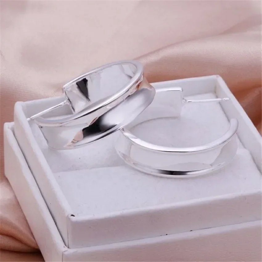 Wholesale 925 Silver Earring Stud Beautiful for Women  Wild Fashion Earring Wedding Nice High Quality Jewelry