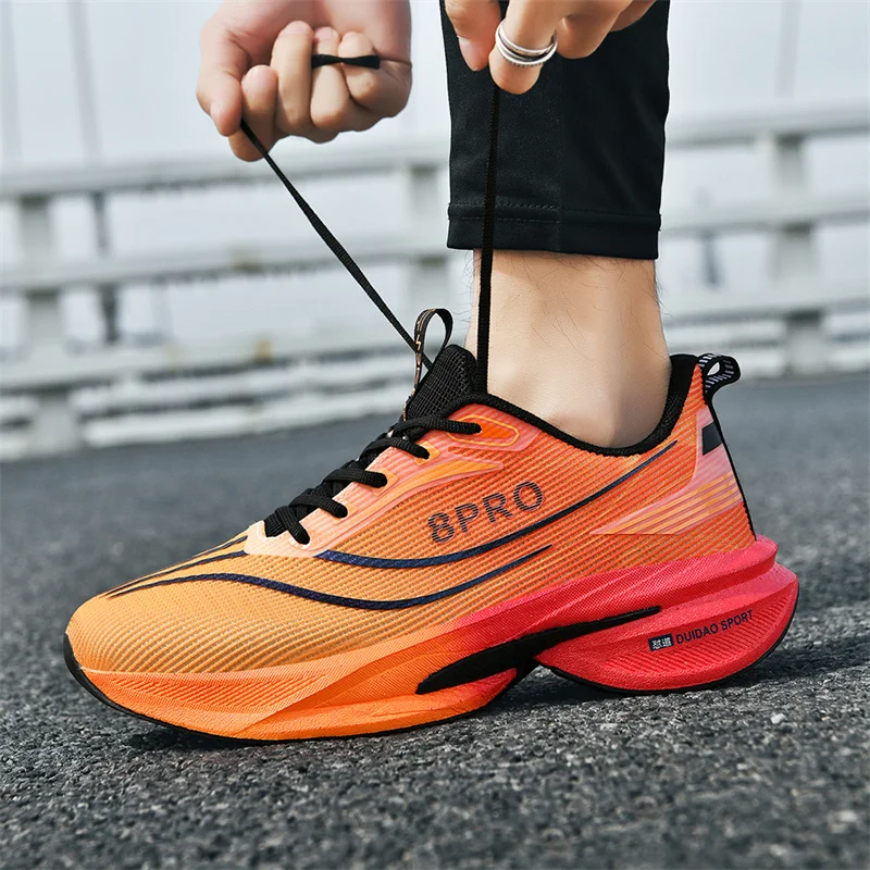 أحذية رياضية صيفية جديدة للرجال 2025، أحذية جري شبكية منسوجة قابلة للتنفس وخفيفة الوزن، أحذية كاجوال ممتصة للصدمات للنساء
