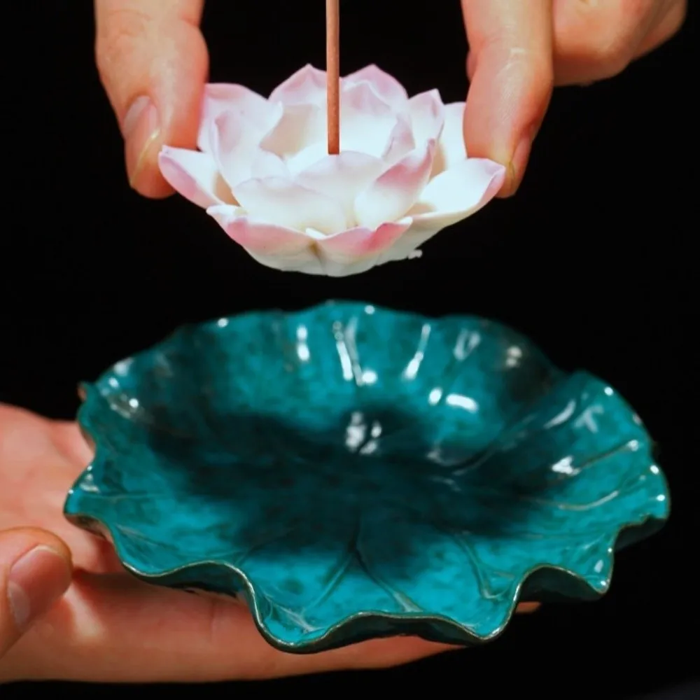 Zen Chinese Style Lotus Incense Burner Sleep Aid Ceramics Lotus Tabletop Incense Base Ornament Desk Decor Incense Stick Burner