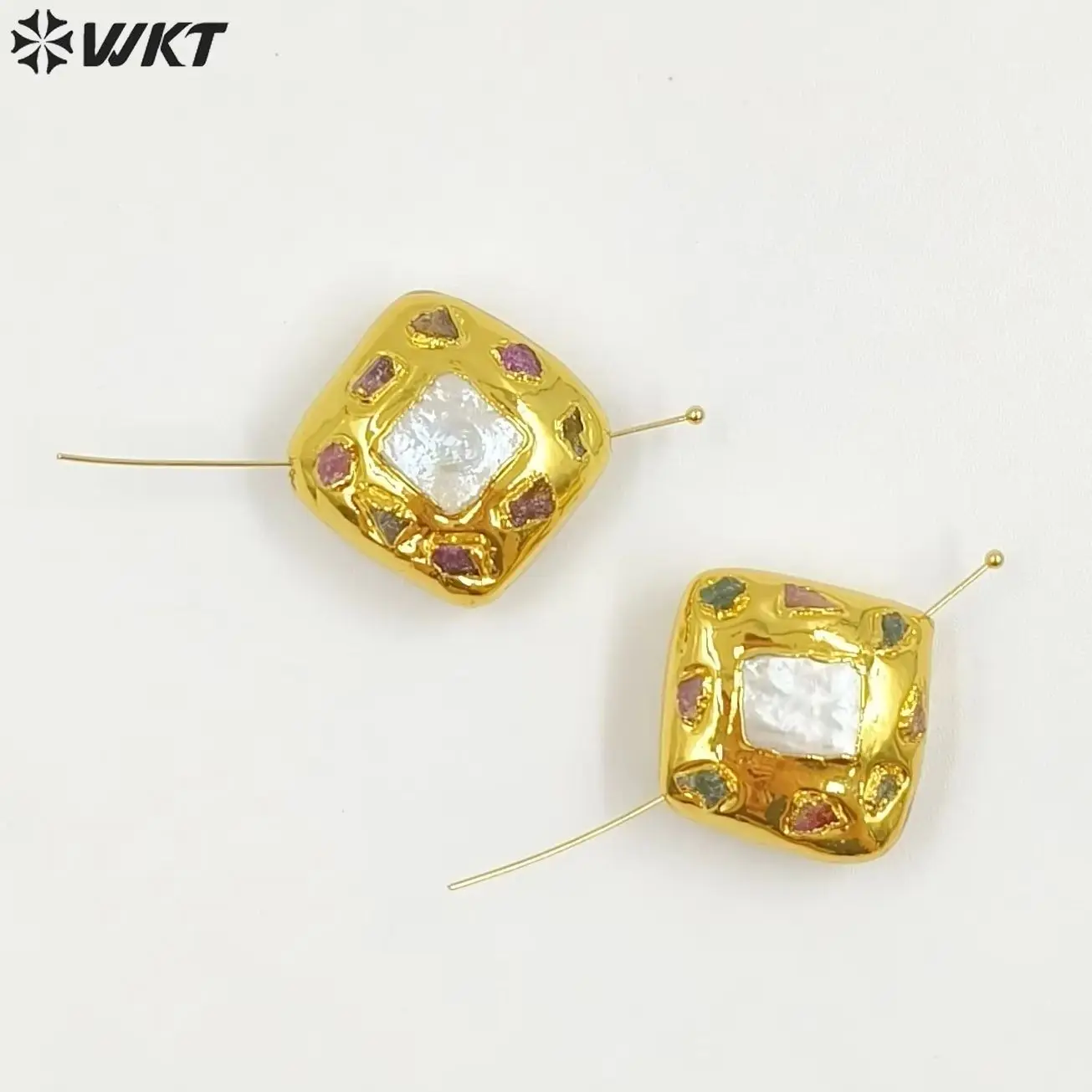 

Квадратные подвески WT-JFB015 с позолотой 18 карат, инкрустированные пресноводным жемчугом и турмалином, перфорированные аксессуары