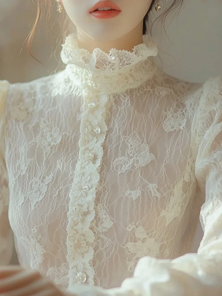 French Style White Lace Necklace Top for Women with Light Luxury High-end Temperament Shirt Unique and Beautiful Shirt