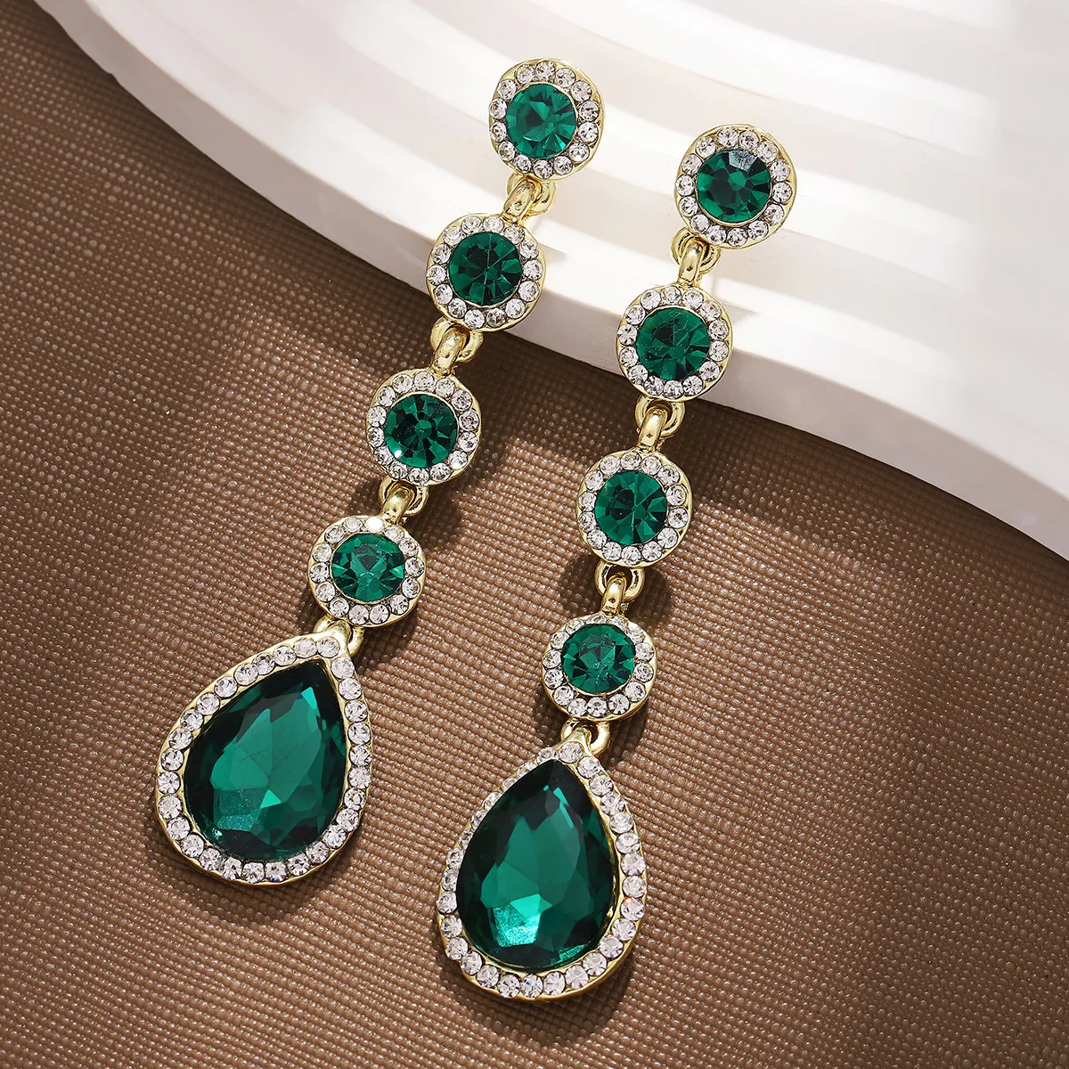Exaggerated retro court rhinestone earrings women's long stud earrings dinner luxury water drop earrings foreign trade wholesale