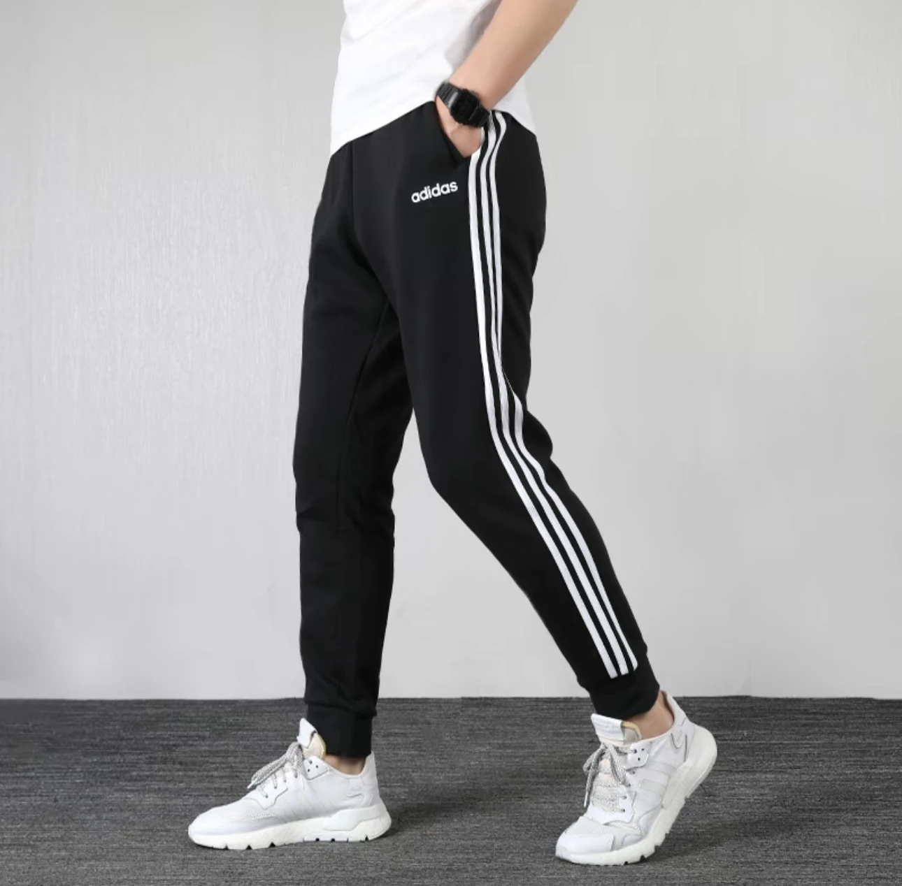 

Adidas Ретро Спортивные боковые три полосатые бархатные свободные вязаные спортивные брюки мужские черные DQ3093