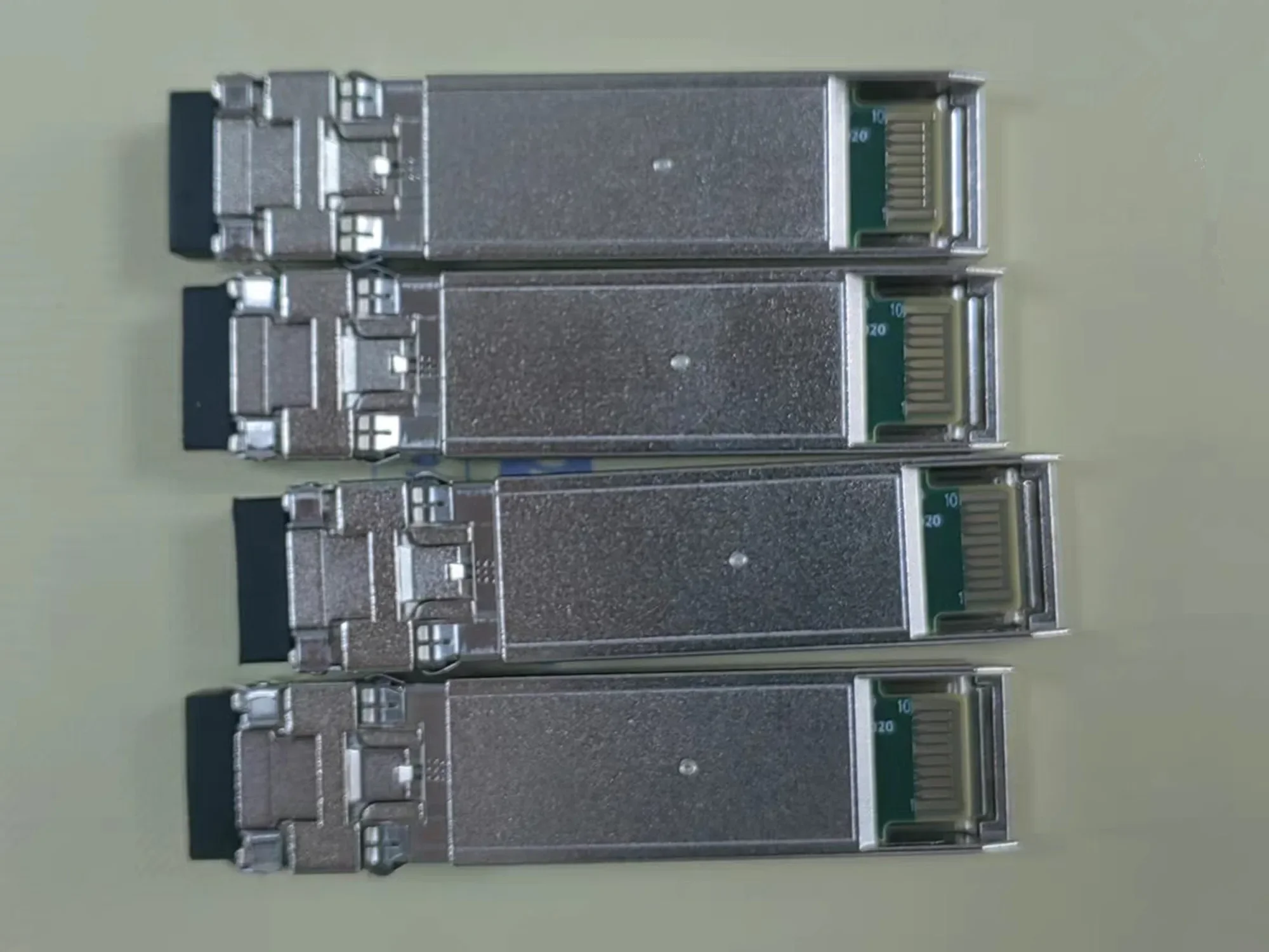 1PCS Original NEW FTLF8532P5BNV 32GB SFP Transceiver Finisar 32G 850NM Fiber Adapter