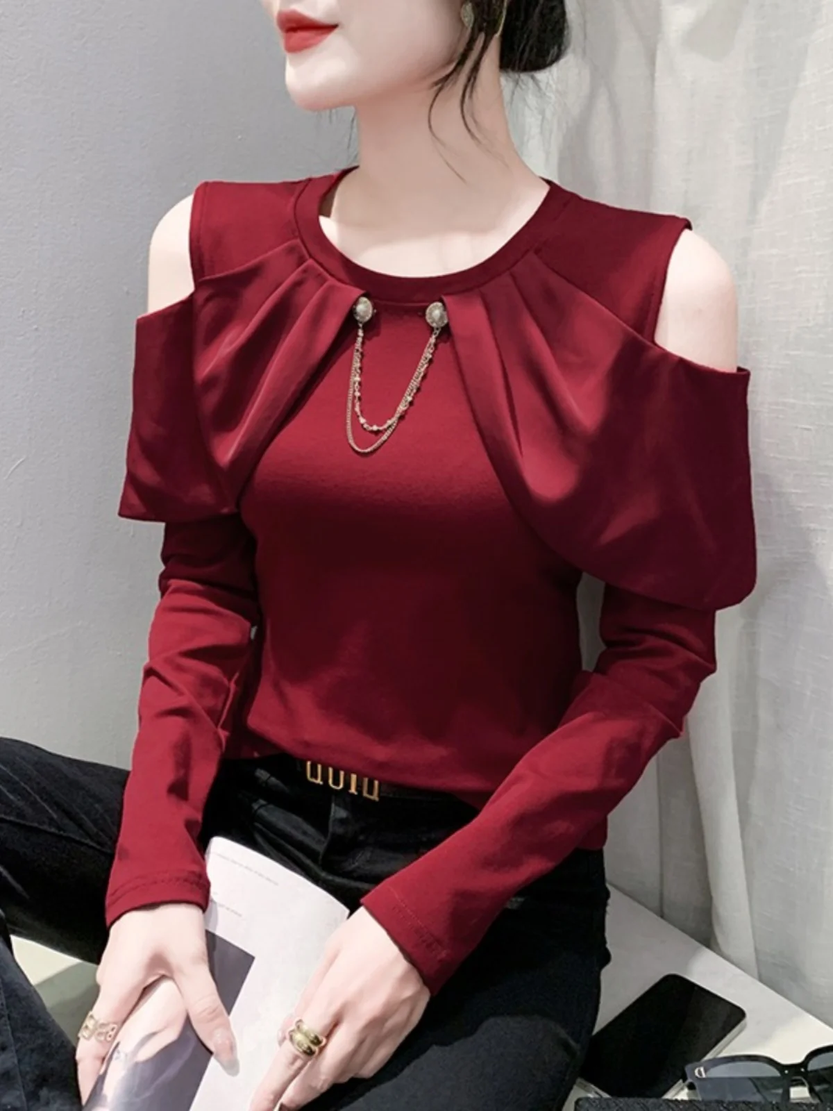 2023 Autumn Cotton Fashion T shirt Women\'s Hollow Out Shoulders Chain O Neck TShirts Female Slim Tee Top HF3013