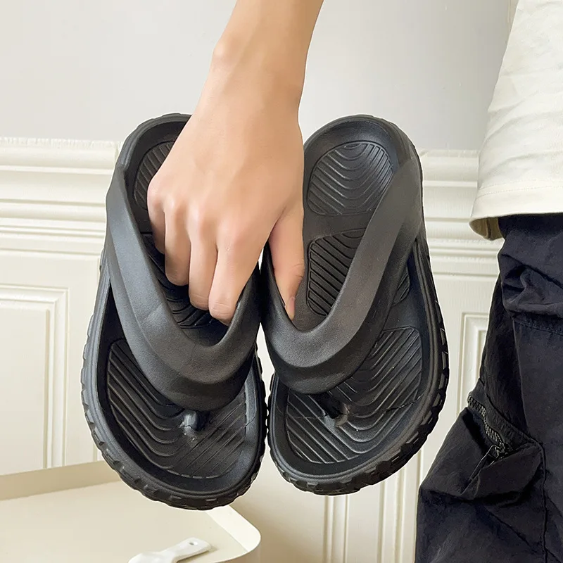

Step on shit flip-flops men's summer thick-soled wear-resistant beach non-slip deodorant soft-soled men's slippers