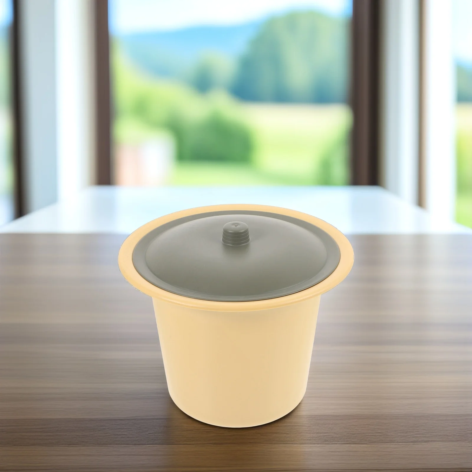 

Plastic Bedpan with Lid Reusable Urinal Chamber Pot Yellow Green Cover Easy Clean Portable Household Patient Spittoon