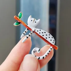 Lovely Cat on The Branch Brooches Cute Enamel Pet Animal Dot Puss Party Casual Brooch Pins for Women Men Gift Gold Color Jewelry
