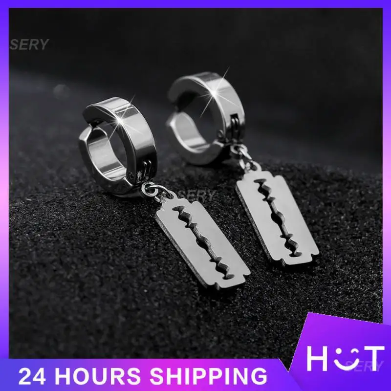 Street สะดุดตาอินเทรนด์ต่างหูผู้ชายแฟชั่นส่วนบุคคล Cool สุดฮอต Punk สไตล์โมเดิร์นต่างหูที่ไม่ซ้ํากันสําหรับคู่รัก