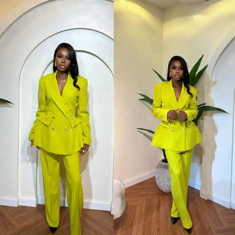 

Современный женский костюм-двойка с приталенным силуэтом, пиджак с острым воротником и карманами, индивидуальный пошив, модный, элегантный, в стиле знаменитостей