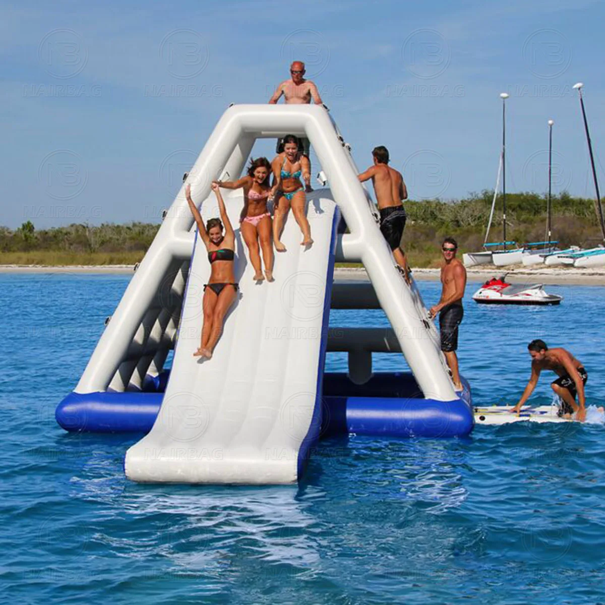 Torre per immersione Torre da arrampicata Combo Parco acquatico per interni ed esterni Giocattoli Nuoto Scivoli d'acqua galleggianti Torri gonfiabili per saltare in acqua