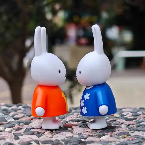 Kawaii Miffy Original Söt Skrivbordsprydnad Tecknad Kanin Plast Sänghuvuddekoration Docka Flicka Festivalpresent 10 best sales Miffy Nattlampa - №3